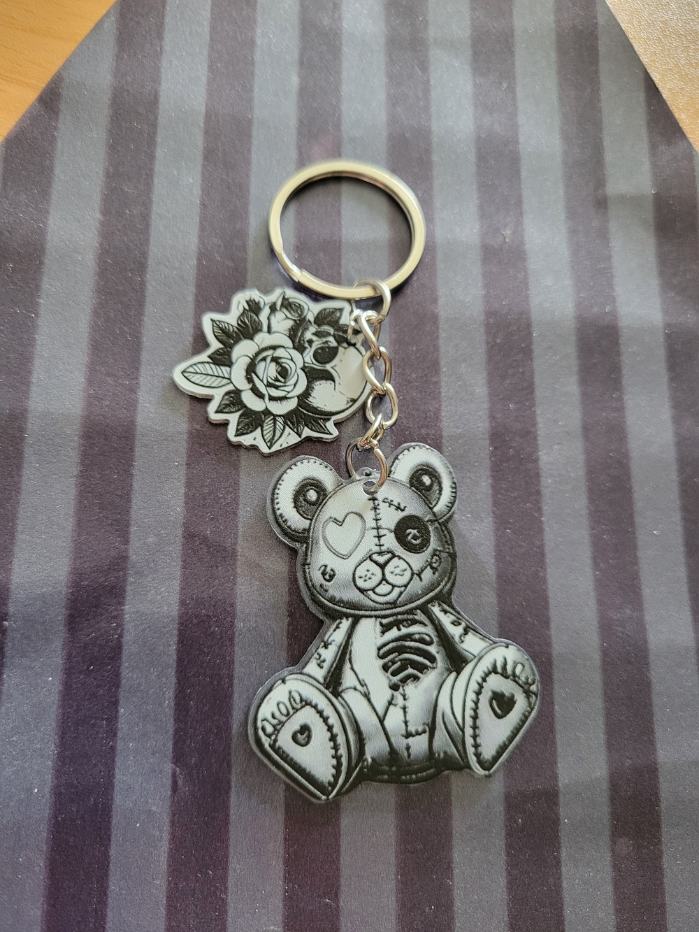 🧋NEW🧋Black & Gray Gothic Teddy Bear Keychain